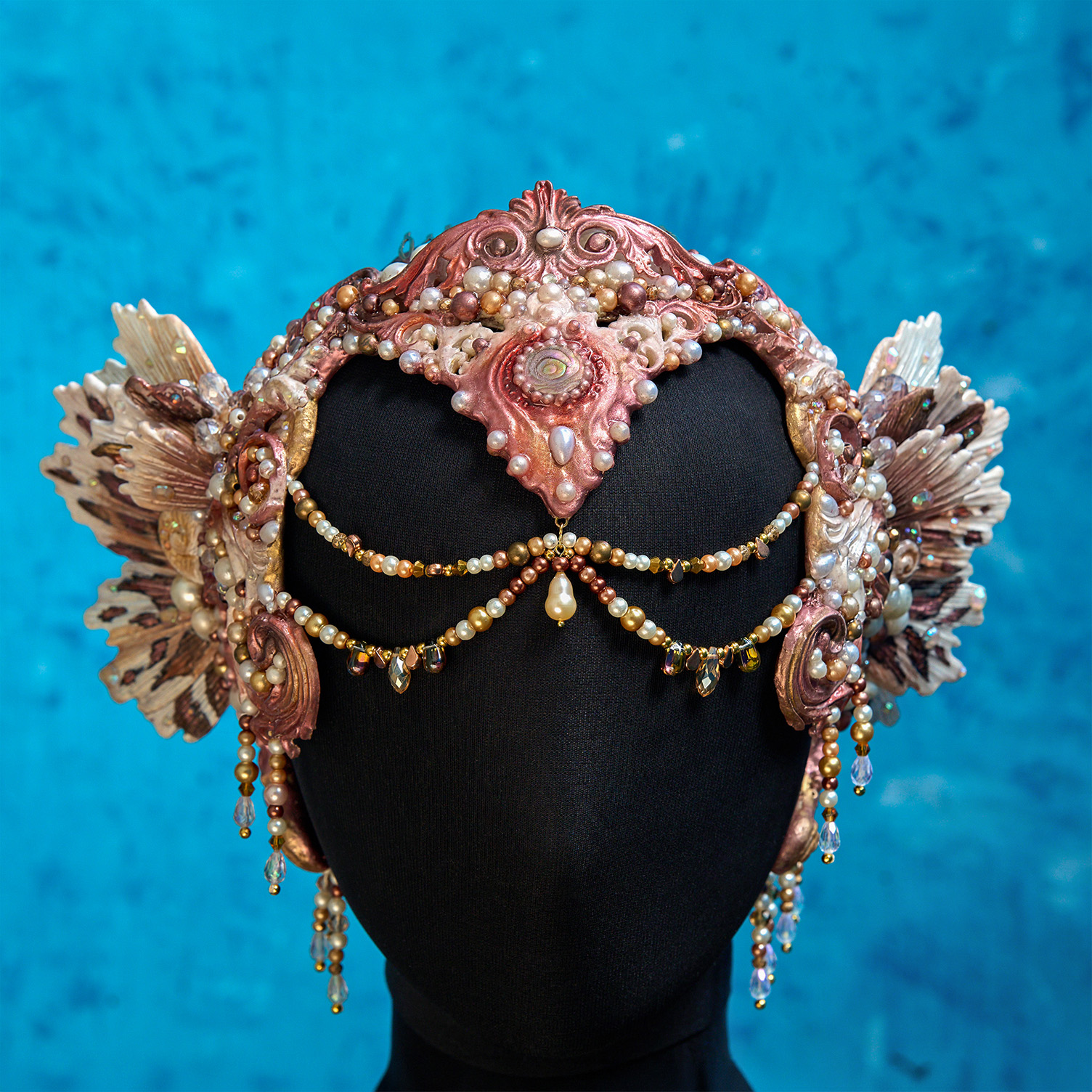 Ariestasia rose-gold crown with shell details, pearls and crystal drops